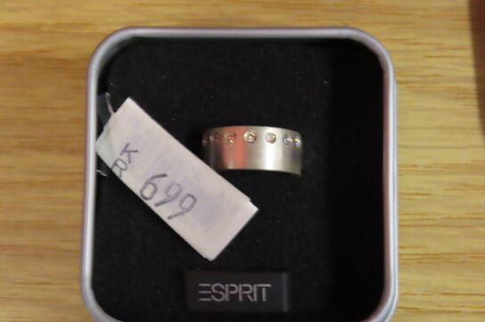 Stort parti diverse smykker ESPRIT