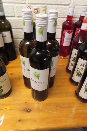 Diverse flasker alkohol, mixer, øl, m.v.