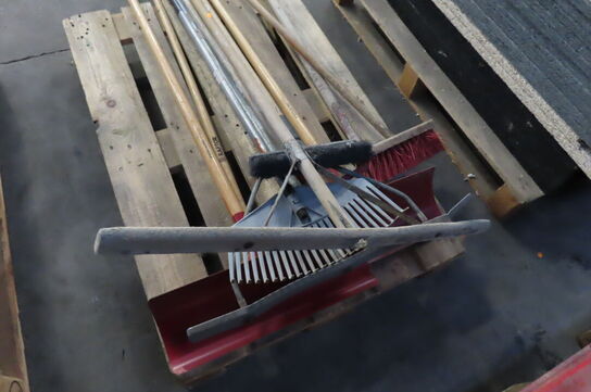 Diverse haveredskaber