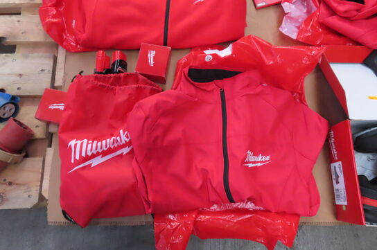 Palle med diverse MILWAUKEE udstyr