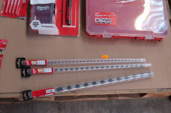 Palle med diverse bor, bits, m.v. MILWAUKEE