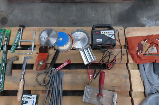 Palle med diverse håndværktøj