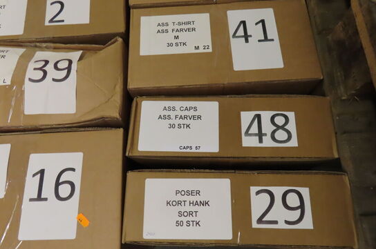 8 kasser tøj, poser & caps