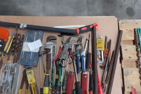 Palle med diverse håndværktøj