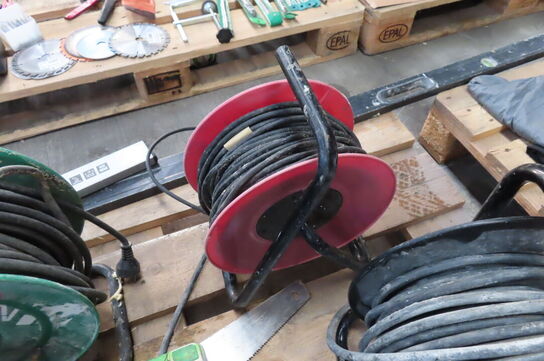 Parti kabeltromler, topnøglesæt, m.v.