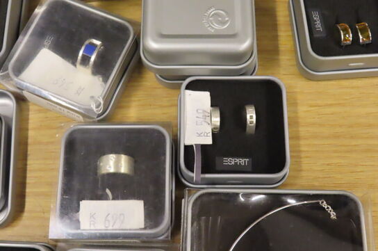 Stort parti diverse smykker ESPRIT