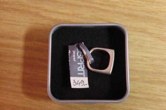 Stort parti diverse smykker ESPRIT