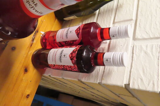 Diverse flasker alkohol, mixer, øl, m.v.