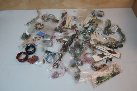 50 stk. halskæder, armbånd m.m.