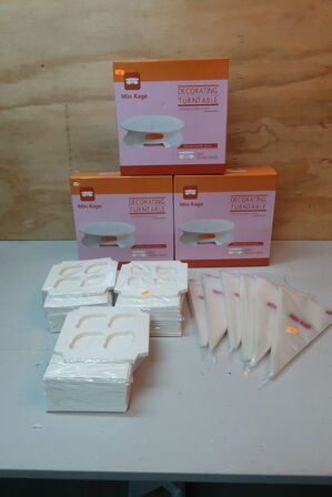 Turntable, sprøjteposer og cupcake æsker