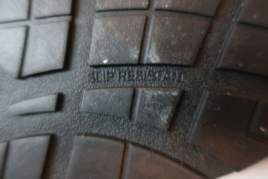 Sikkerhedssko NEW BALANCE str. 43