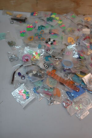 Øreringe, halskæde m.m.