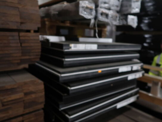 8 stk. Sorte DB35 dører med karme (se beskrivelse)