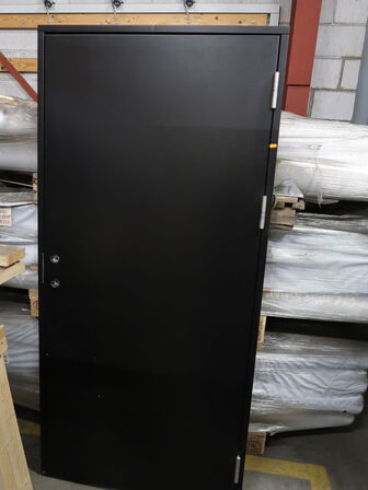 12+1 stk. Sorte ARKAS udhus dører i karm (se beskrivelse)