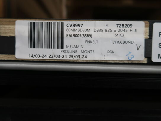 8 stk. Sorte DB35 dører med karme (se beskrivelse)