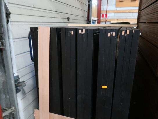 12+1 stk. Sorte ARKAS udhus dører i karm (se beskrivelse)