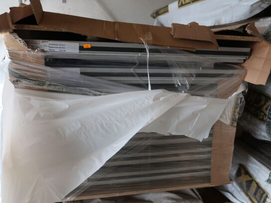 15 stk. DB30 dører i grå med garve og skueglas og karme (se beskrivelse)