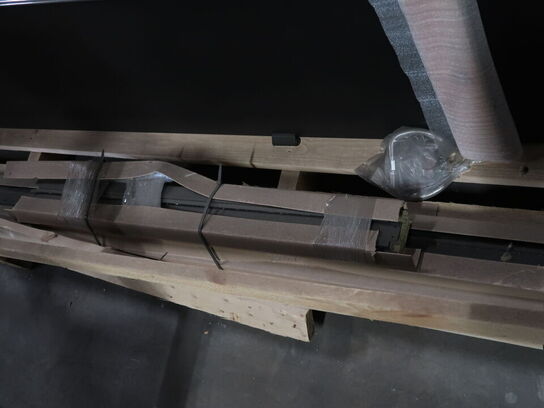 Ståldør med karm (se beskrivelse)