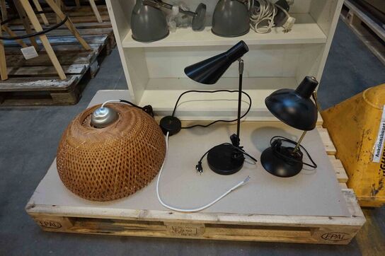 Reol & Lamper (MOMSFRI) 