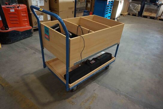 Kraftig rullevogn med kontorelektronik (MOMSFRI) 