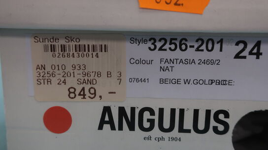 Sko ANGULUS - str. 24
