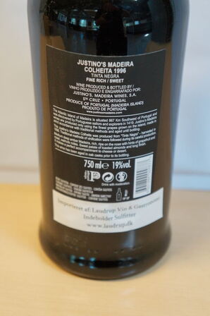 4 fl. JUSTINOS MADEIRA COLHETA TINTA NEGRA