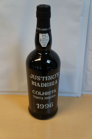4 fl. JUSTINOS MADEIRA COLHETA TINTA NEGRA