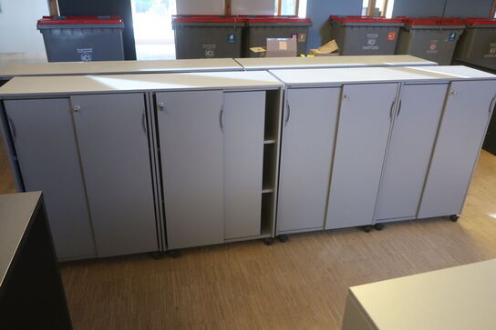 4 stk. skabe EFG med 2 topplader 