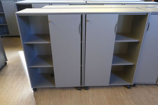 4 stk. skabe EFG med 2 topplader 