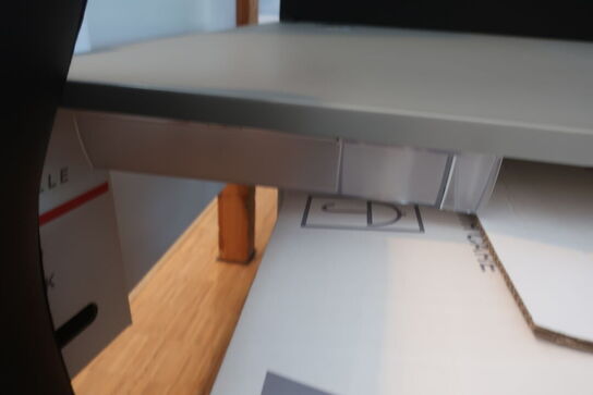 El-hæve/sænkebord BONDO uden indhold