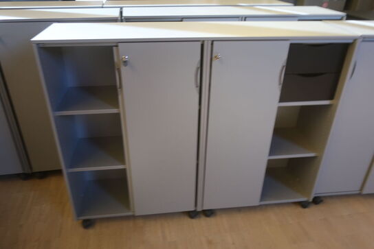 4 stk. skabe EFG med 2 topplader 