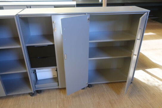 4 stk. skabe EFG med 2 topplader 