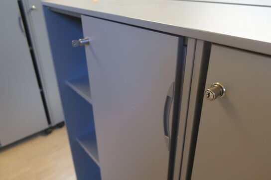 4 stk. skabe EFG med 2 topplader 