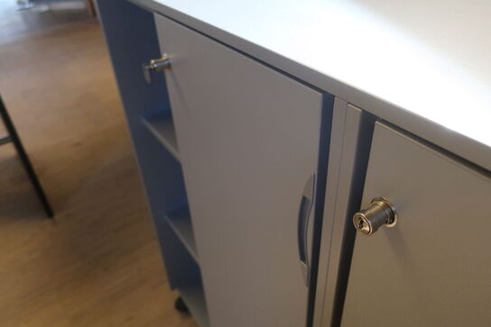 4 stk. skabe EFG med 2 topplader 