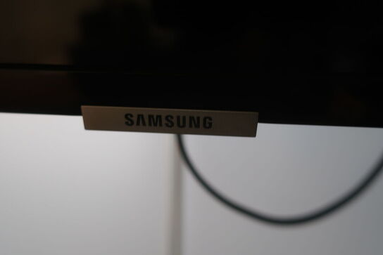 55" fjernsyn SAMSUNG UE55NU6025K med beslag