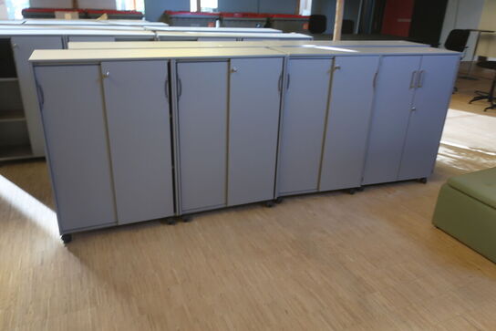 4 stk. skabe EFG med 2 topplader 