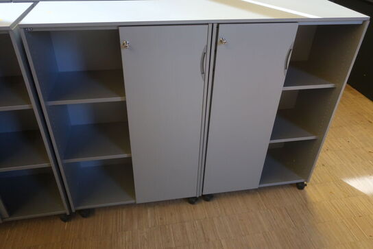 4 stk. skabe EFG med 2 topplader 