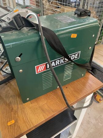 Bord inkl. Svejseværk PARKSIDE PFDS 33B2 og kap geringssav BOSCH PCM 7S