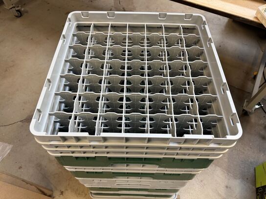 Kurve til glas af mærket CAMBRO, inkl. fod med hjul