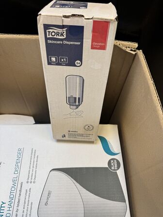 5 stk. LUCHART dispenser til håndklædeark, 5 stk. LUCHART sæbe dispenser