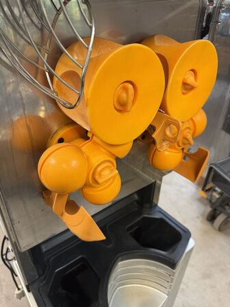 Versatile PRO Appelsinpresser af mærket ZÜMEX