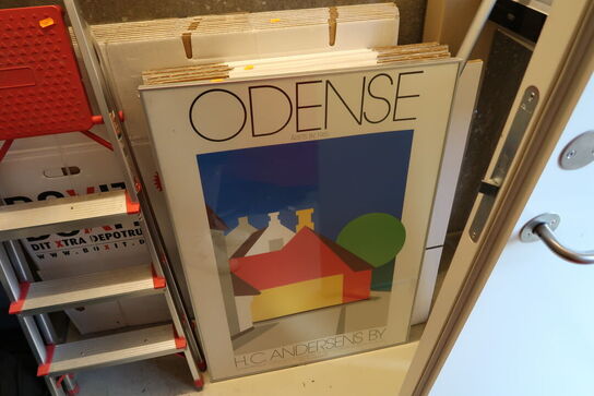 Plakat samt div. Papkasser