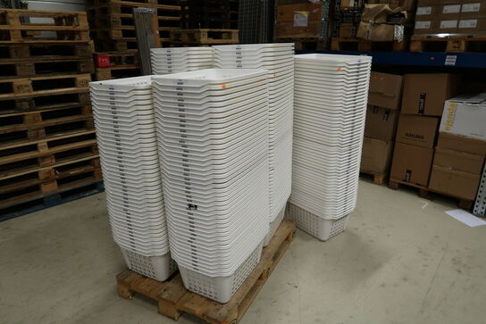 5 stakke med vasketøjskurve