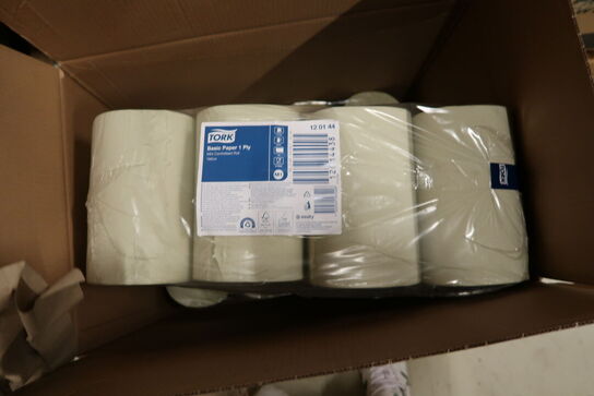 Palle med aftørringspapir samt håndsprit