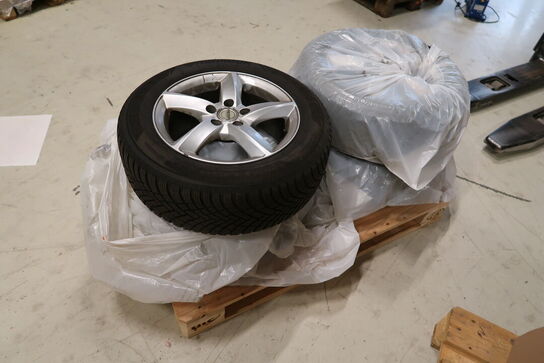 Palle med 4 stk. alufælge med dæk HANKOOK 215/60R16 99H