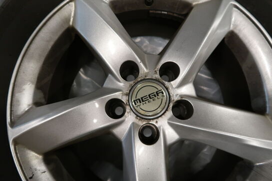 Palle med 4 stk. alufælge med dæk HANKOOK 215/60R16 99H