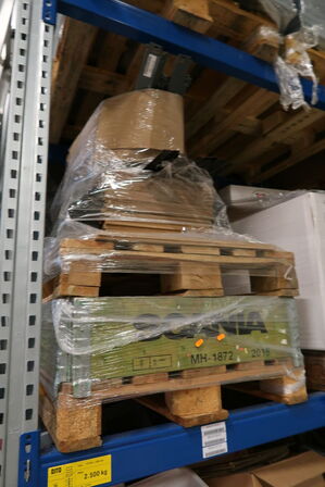 Palle med div. Papkasser m.m.