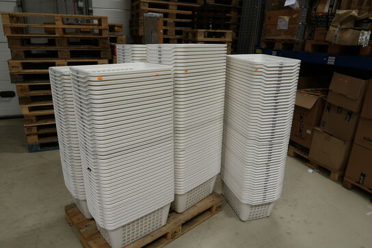 5 stakke med vasketøjskurve