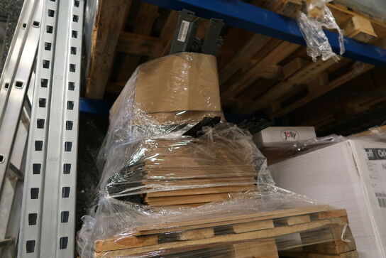 Palle med div. Papkasser m.m.