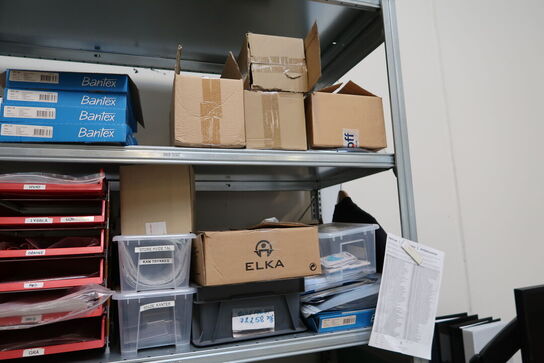 Div. Pakkeudstyr, såsom tape, vægt, 2 stk. skæremaskiner m.m.